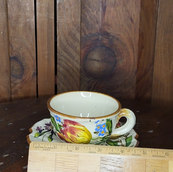 Italian Pottery Cup and Saucer Set - Picture 3 of 11